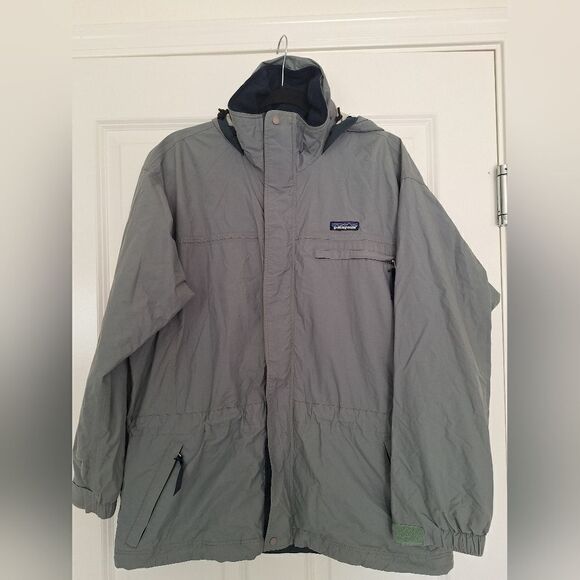 Patagonia rain green nylon jacket size M - Picture 1 of 8